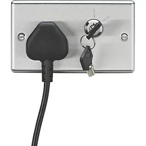 Knightsbridge CL9LOCKBCW 13A Key Switch 1-Gang DP Switched Socket Brushed Chrome with White Inserts 4 Knightsbridge CL9LOCKBCW 13A Key Switch 1-Gang DP Switched Socket Brushed Chrome with White Inserts - Image 2